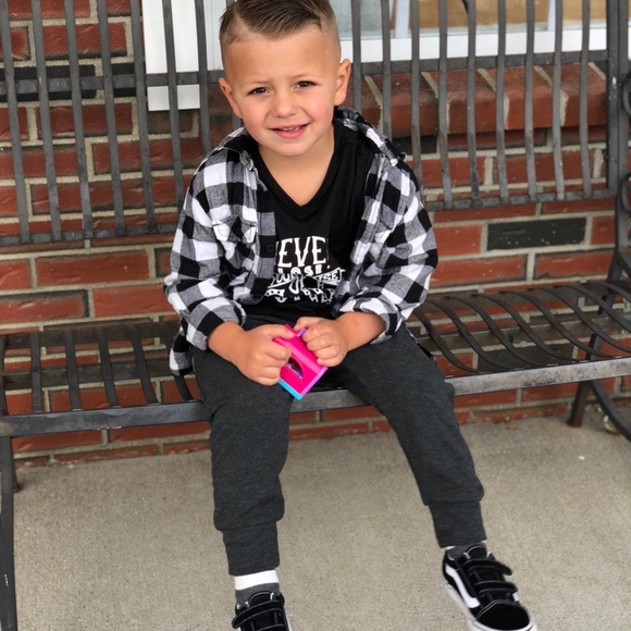 Meet your Posher, Danielle - Picture 4 of 5